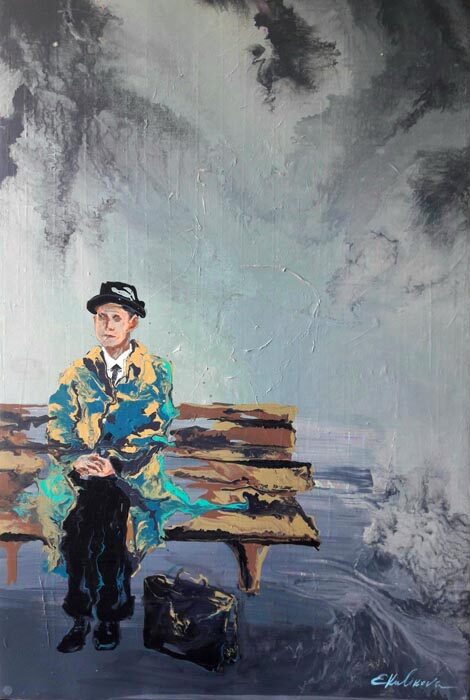 Junge mit Hut und Koffer auf einer Bank, in Grautönen mit farbigen Akzenten, Acryl