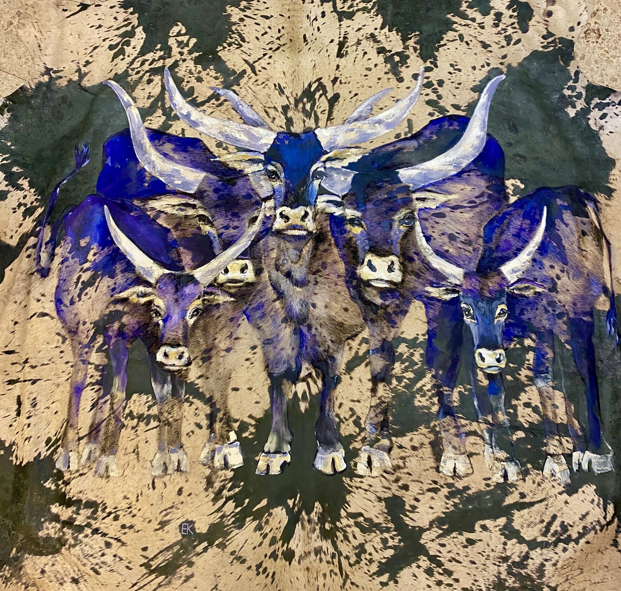 Stierherde in Violett- und Goldtönen, expressiv auf Fell gemalt